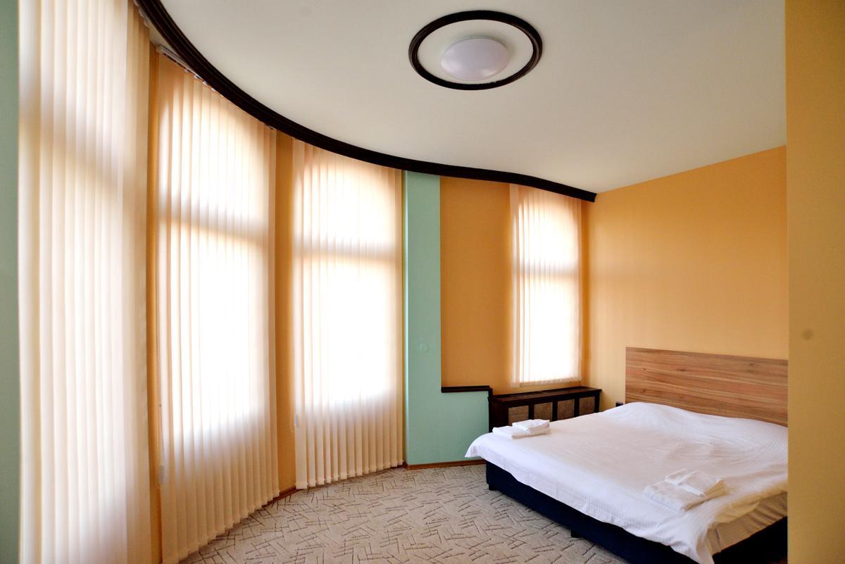 Hotel Cascade Pleven ภายนอก รูปภาพ